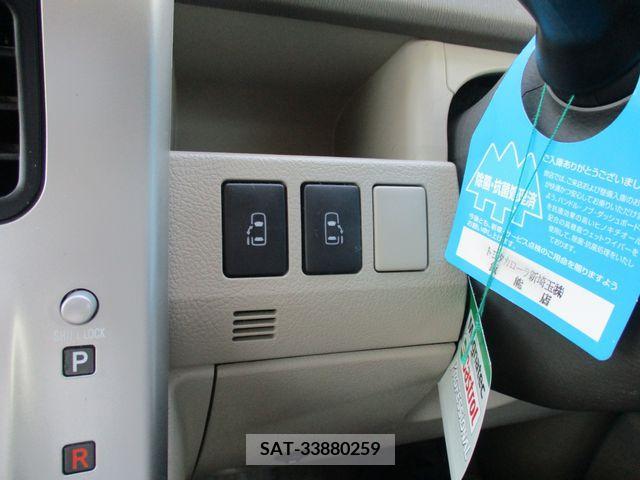 Toyota NOAH 2013-09 365106-21