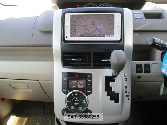 Toyota NOAH 2013-09 365106-19