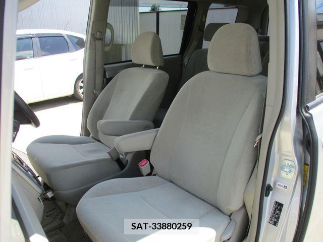 Toyota NOAH 2013-09 365106-13