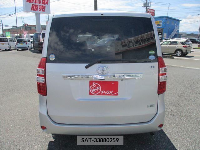 Toyota NOAH 2013-09 365106-4
