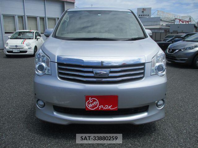 Toyota NOAH 2013-09 365106-3