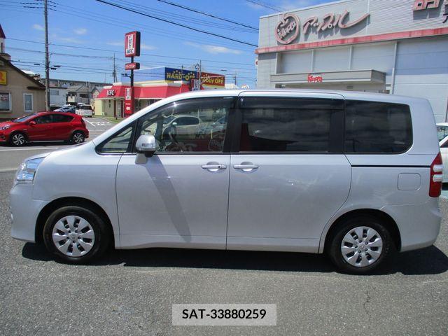 Toyota NOAH 2013-09 365106-5