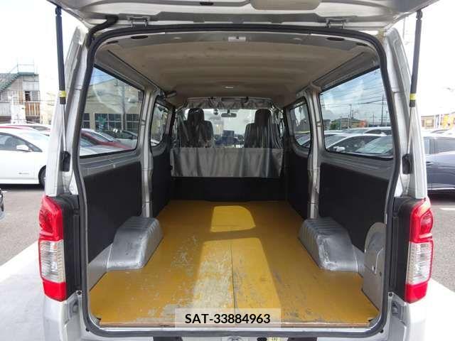 Nissan NV350 Caravan 2019-01 280693-1