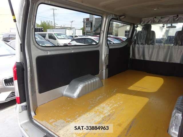 Nissan NV350 Caravan 2019-01 280693-9