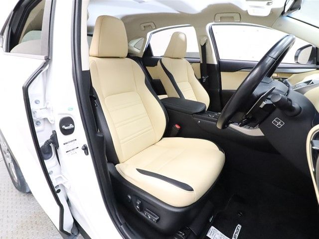Lexus NX 2016-06 189697-3