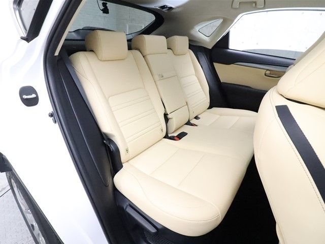 Lexus NX 2016-06 189697-4