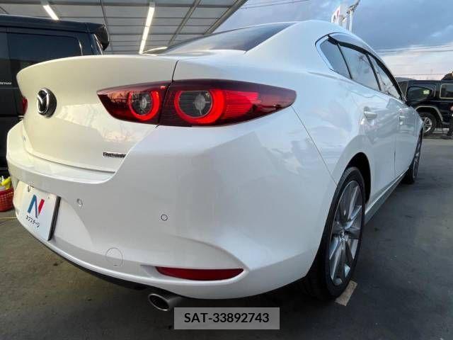 Mazda MAZDA3 2022-02 208974-18