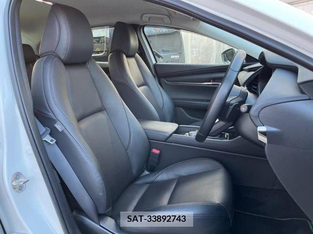 Mazda MAZDA3 2022-02 208974-9