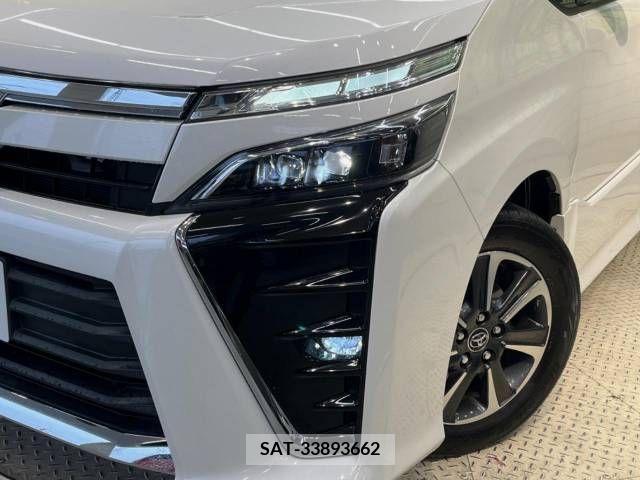 Toyota VOXY 2018-07 321574-12