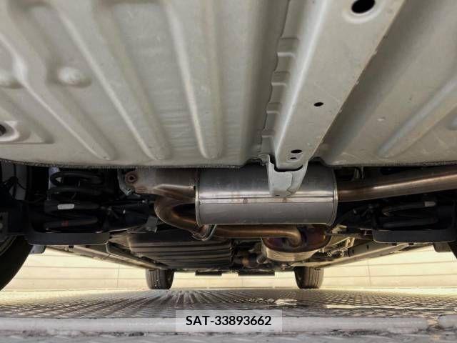 Toyota VOXY 2018-07 321574-19