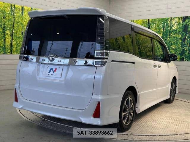 Toyota VOXY 2018-07 321574-17
