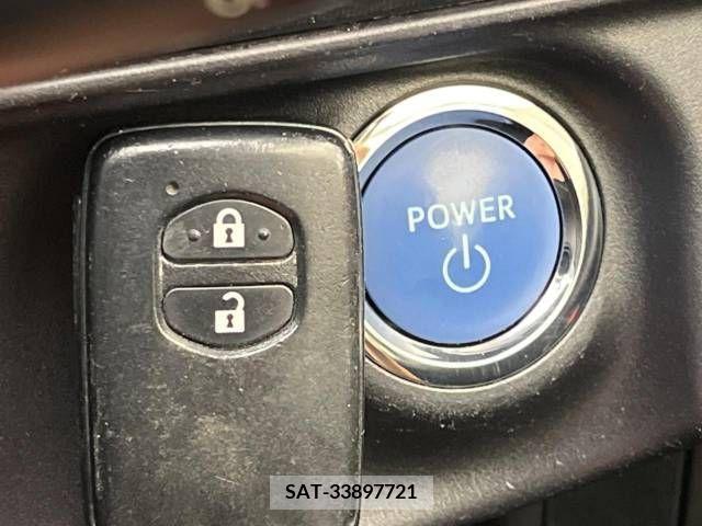 Toyota AQUA 2015-09 314245-5