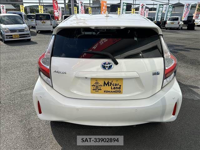 Toyota AQUA 2018-04 260665-11