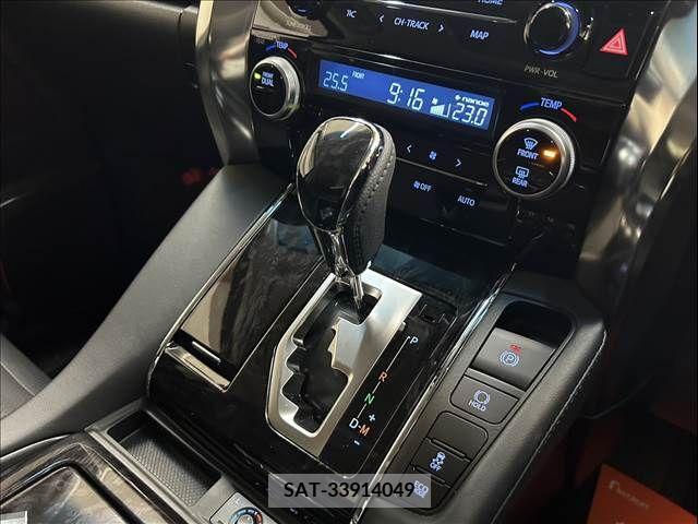 Toyota ALPHARD 2021-01 241879-17