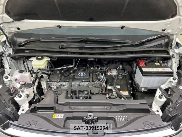 Toyota VOXY HYBRID 2023-10 351098-18