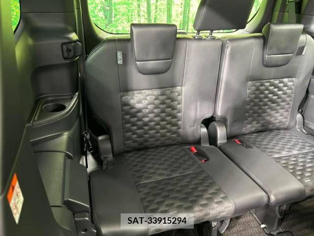 Toyota VOXY HYBRID 2023-10 351098-10