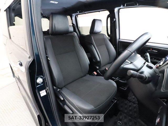Toyota NOAH 2020-02 213911-3