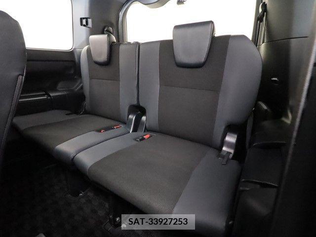 Toyota NOAH 2020-02 213911-7