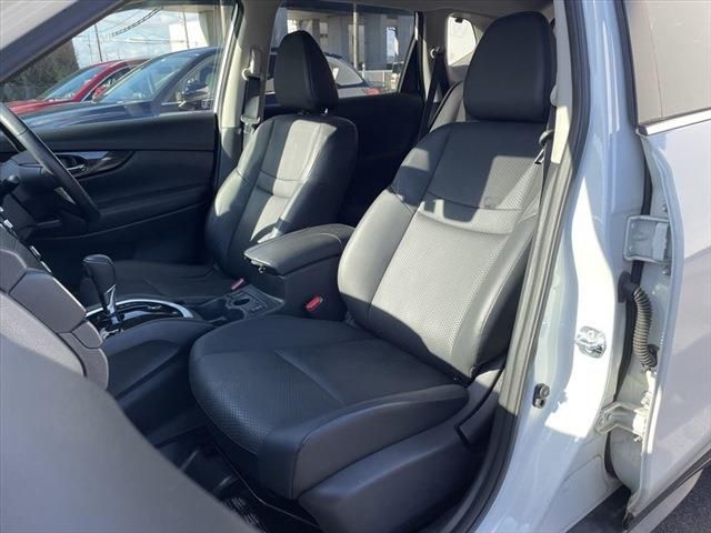 Nissan X-TRAIL 2017-12 196769-21