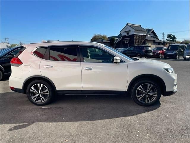 Nissan X-TRAIL 2017-12 196769-3