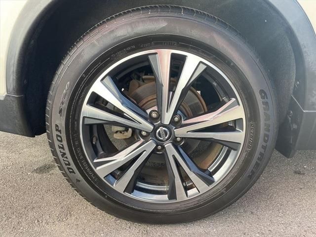 Nissan X-TRAIL 2017-12 196769-15