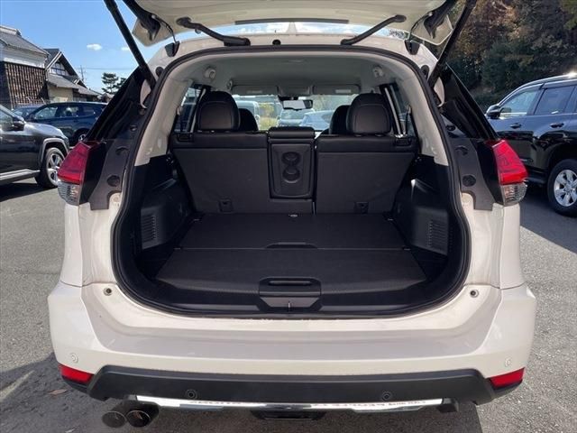 Nissan X-TRAIL 2017-12 196769-23