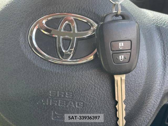Toyota VITZ 2011-08 370139-4