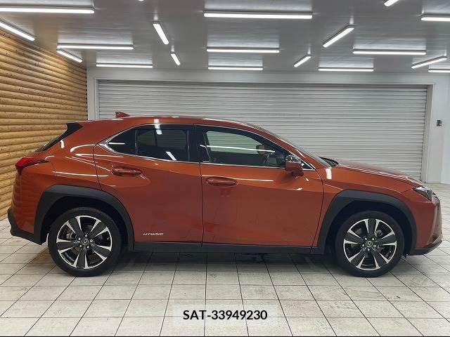 Lexus UX 2019-11 221357-17