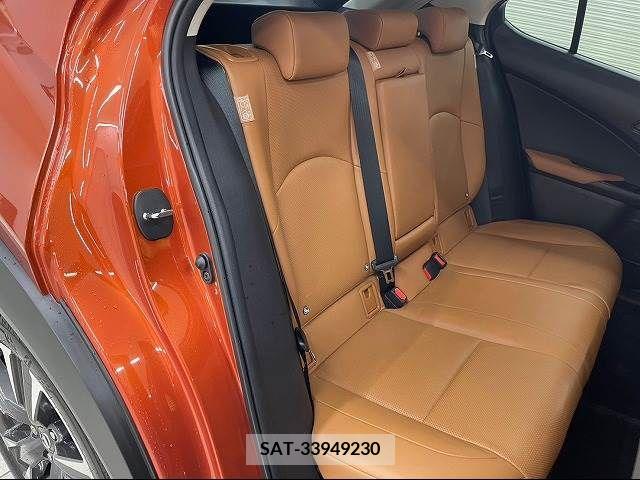 Lexus UX 2019-11 221357-8