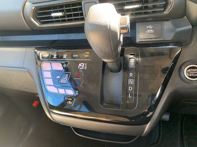 Nissan ROOX 2020-03 23787-1