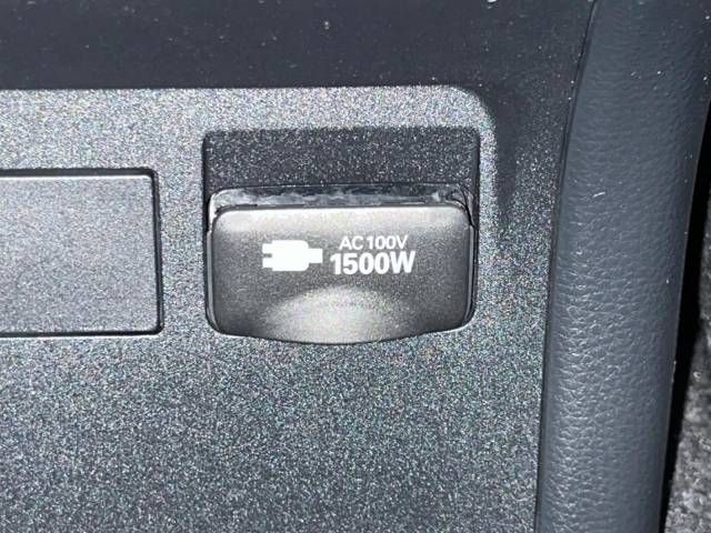 Toyota PRIUS 2023-02 28925-6