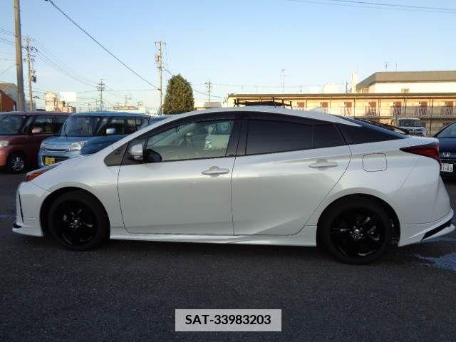 Toyota PRIUS 2021-07 386966-17