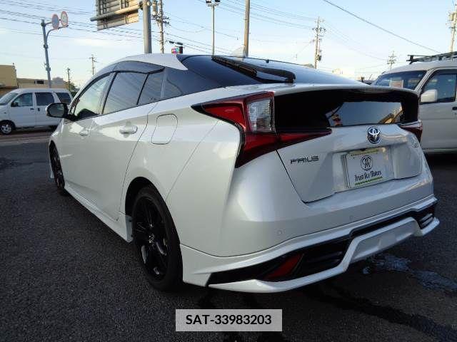 Toyota PRIUS 2021-07 386966-15