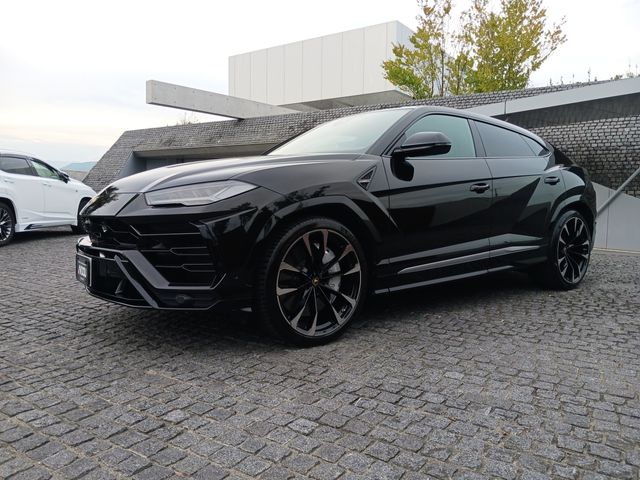 Lamborghini URUS 2019-02 3807-1