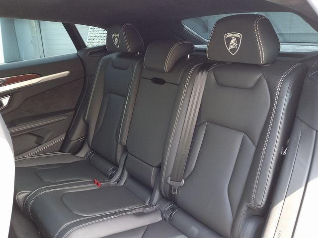 Lamborghini URUS 2019-02 3807-24