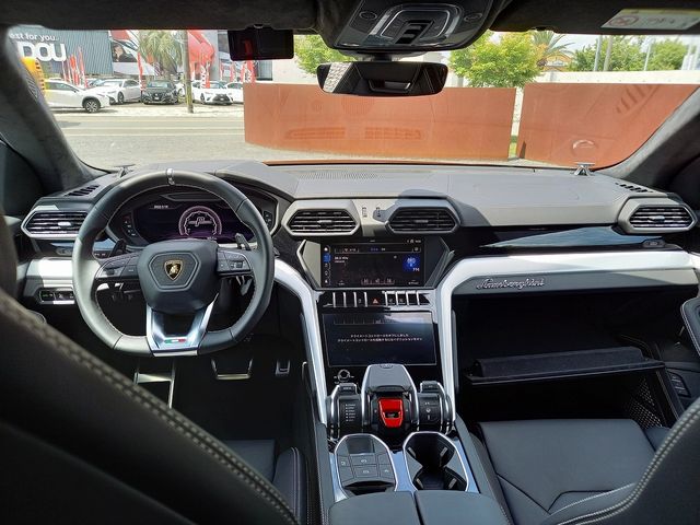 Lamborghini URUS 2019-02 3807-9