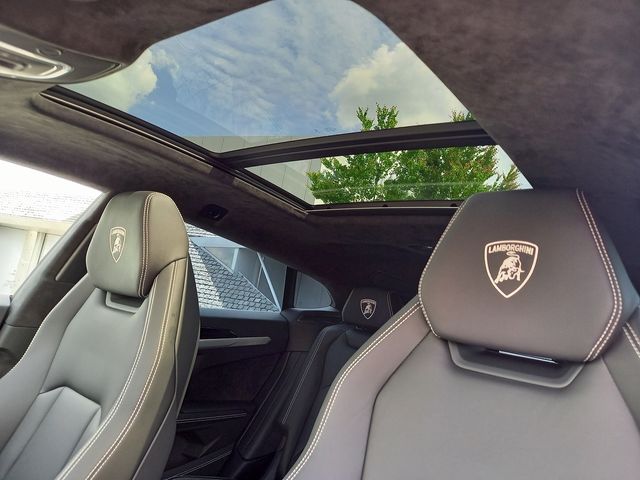 Lamborghini URUS 2019-02 3807-11