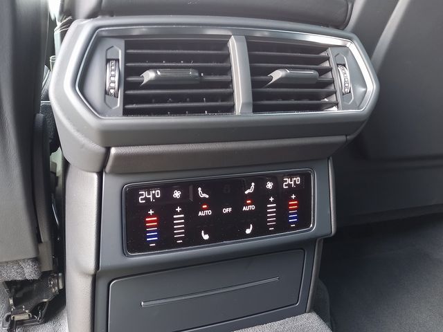Lamborghini URUS 2019-02 3807-25