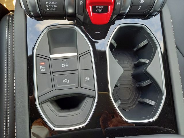 Lamborghini URUS 2019-02 3807-20