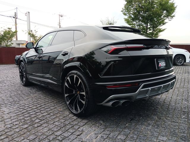 Lamborghini URUS 2019-02 3807-4