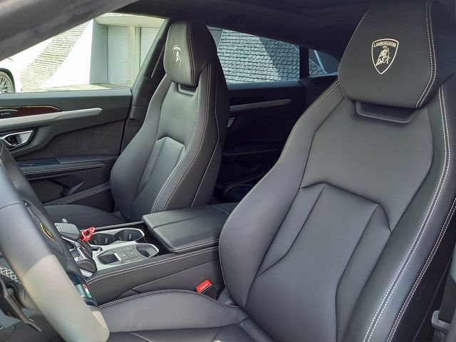 Lamborghini URUS 2019-02 3807-10