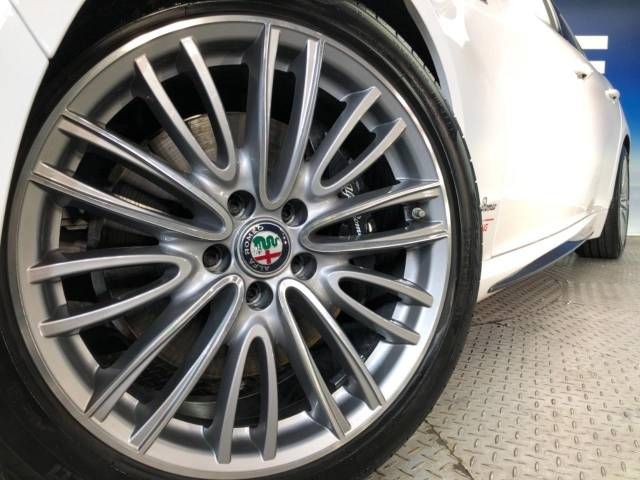 ALFA ROMEO Giulia 2019-01 19482-13