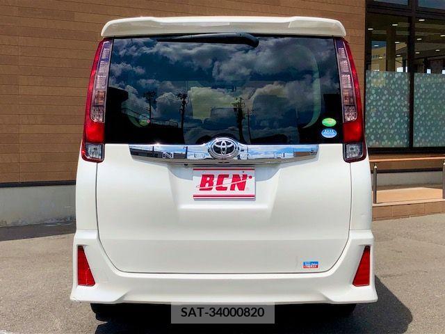 Toyota NOAH 2014-03 392811-23