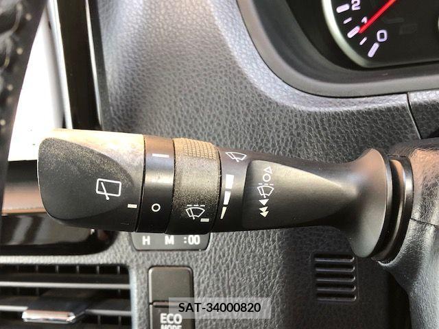 Toyota NOAH 2014-03 392811-16