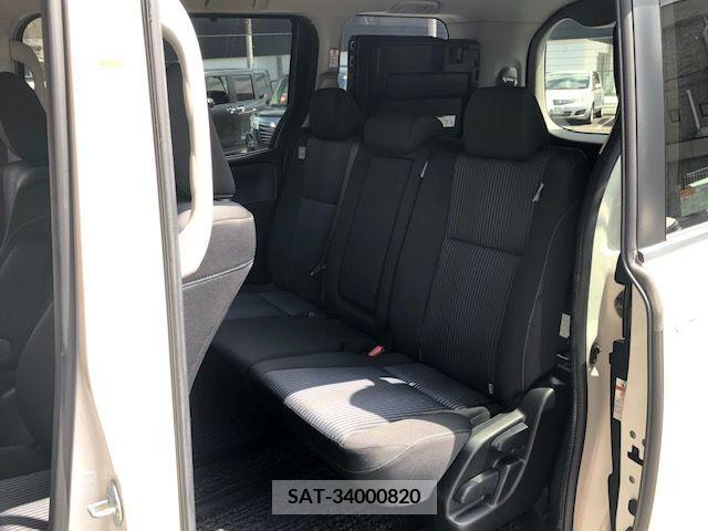 Toyota NOAH 2014-03 392811-12