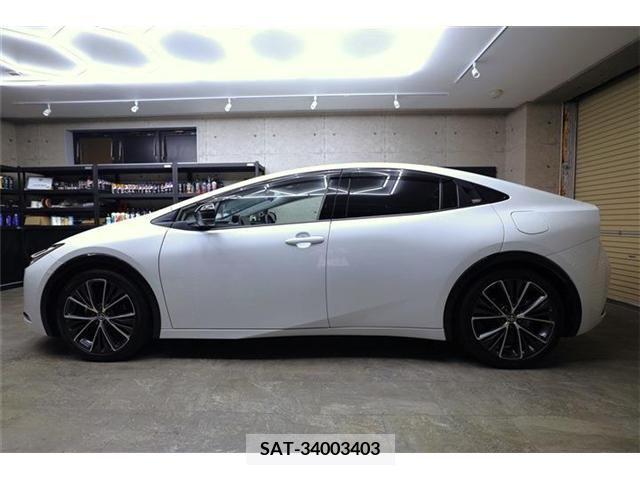 Toyota PRIUS 2023-05 393365-6