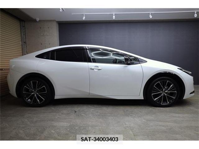 Toyota PRIUS 2023-05 393365-10