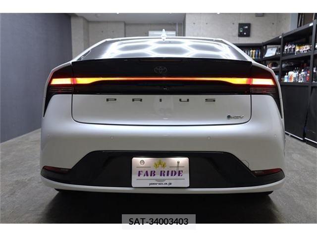 Toyota PRIUS 2023-05 393365-8