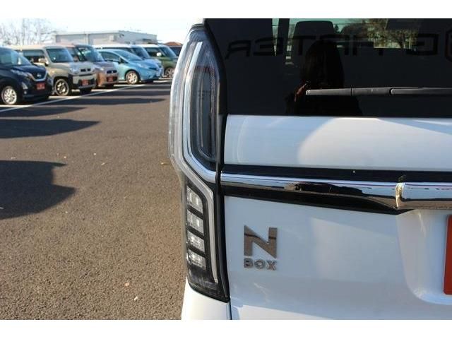 Honda N BOX CUSTOM 2019-10 191575-5