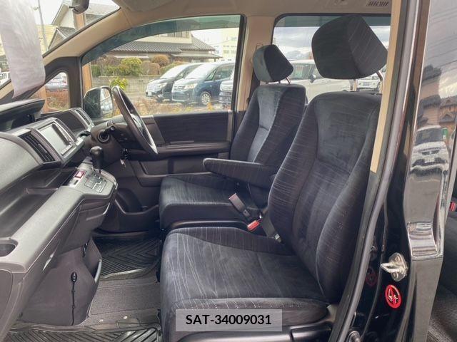 Honda e 2011-06 224714-12
